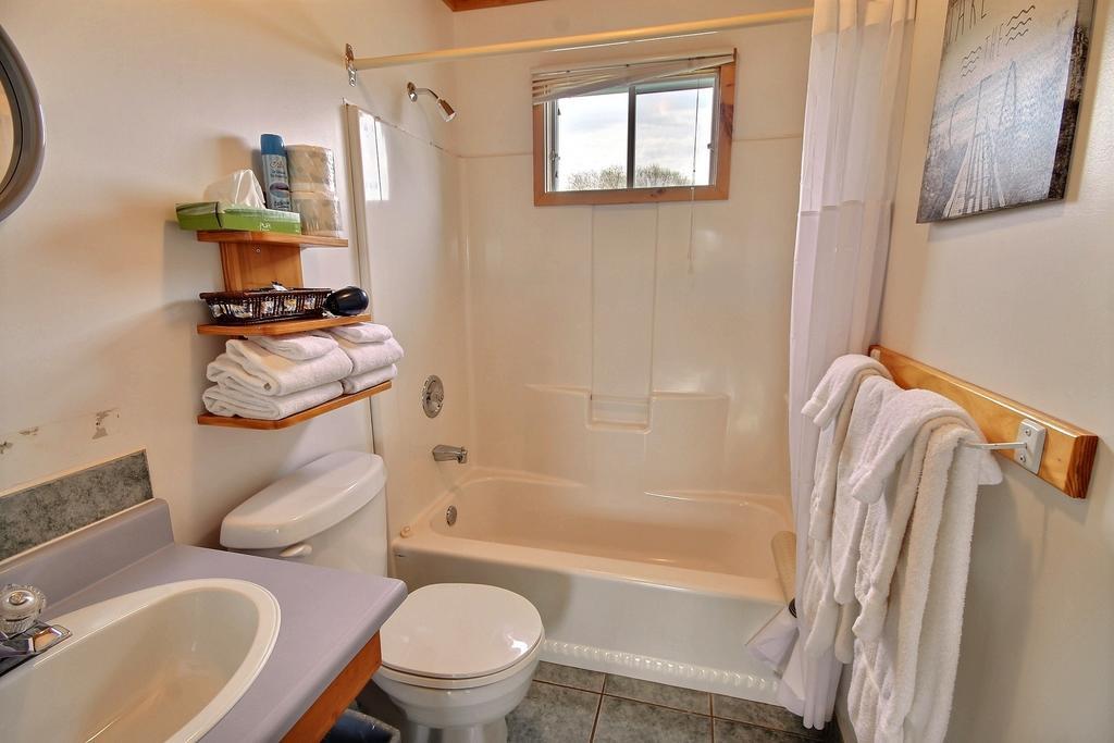 Cavendish Bosom Buddies Cottage Resort Room photo