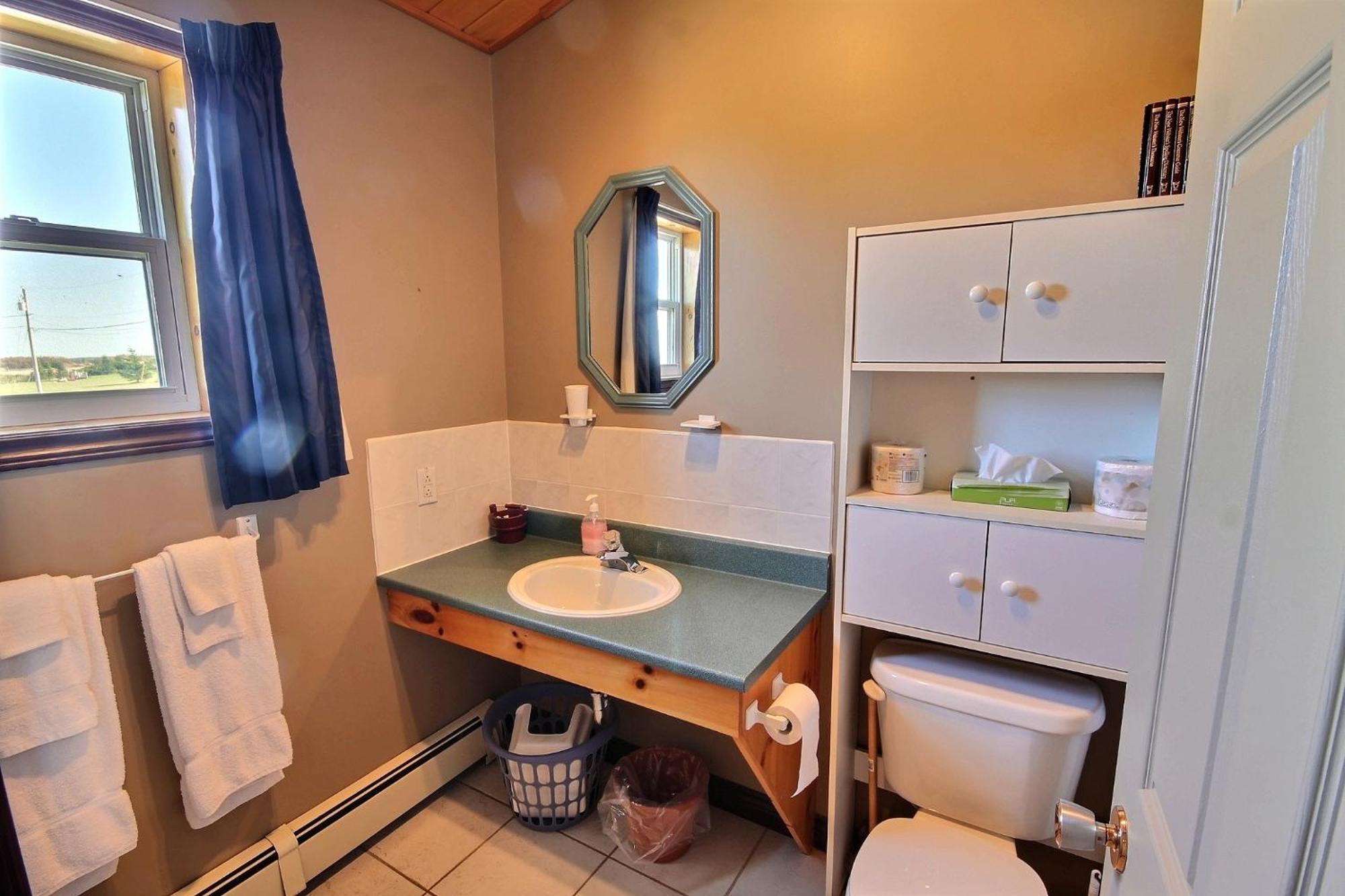 Cavendish Bosom Buddies Cottage Resort Room photo