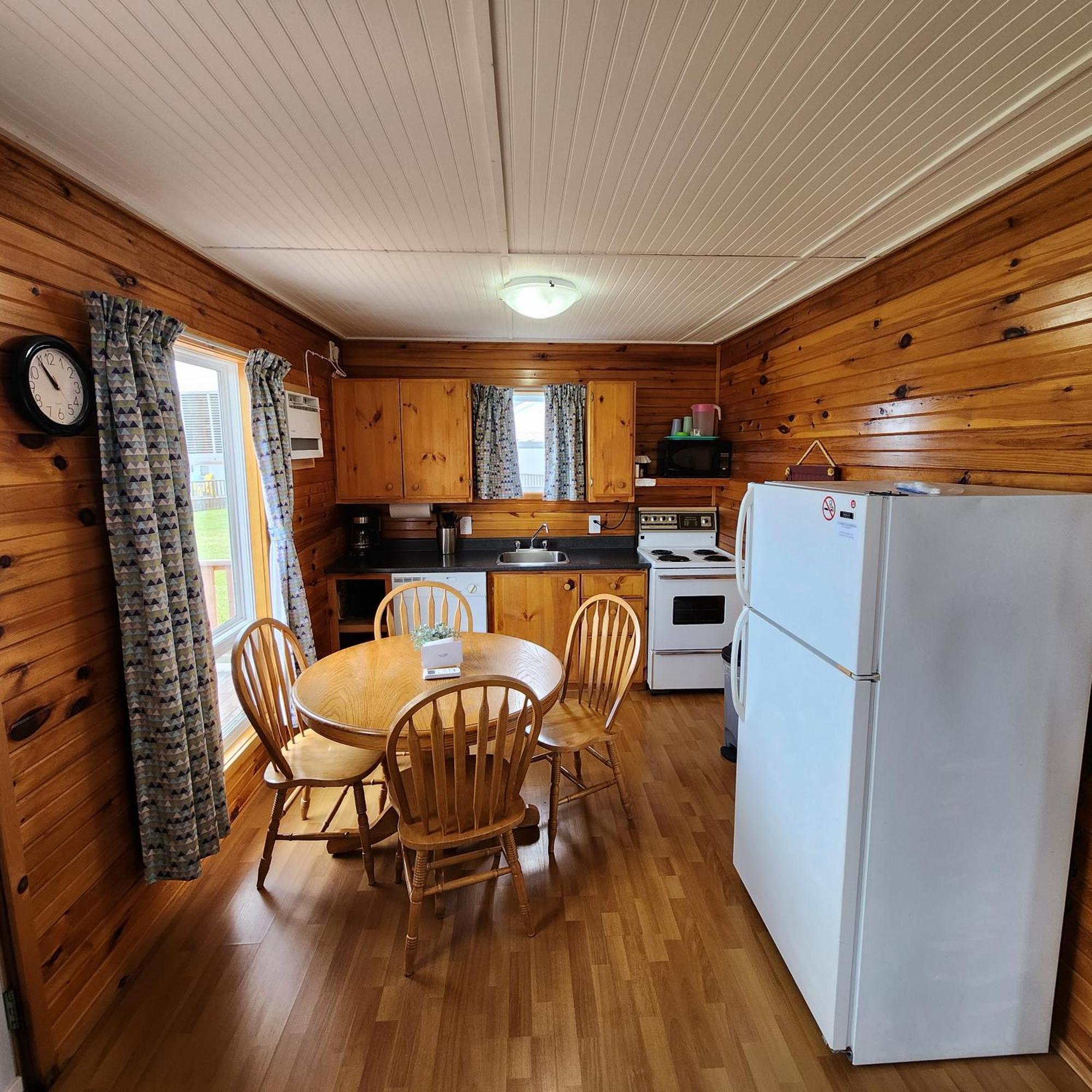 Cavendish Bosom Buddies Cottage Resort Exterior photo