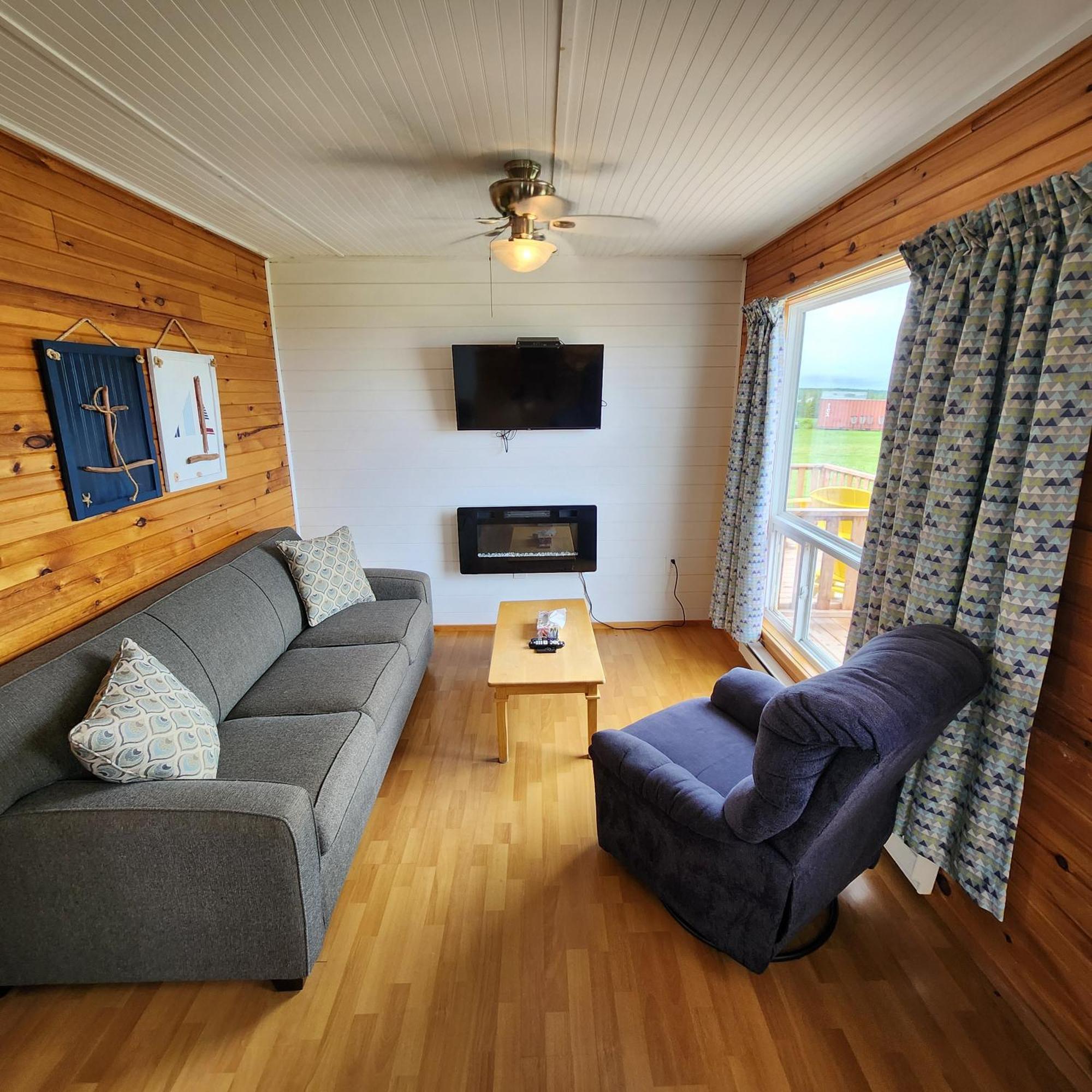 Cavendish Bosom Buddies Cottage Resort Exterior photo