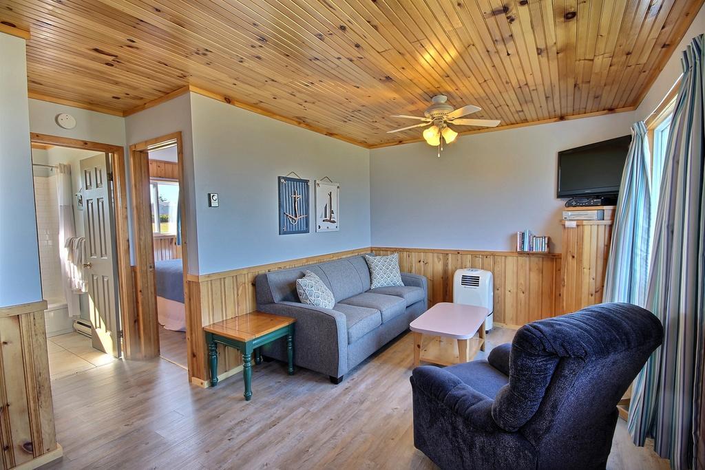 Cavendish Bosom Buddies Cottage Resort Exterior photo