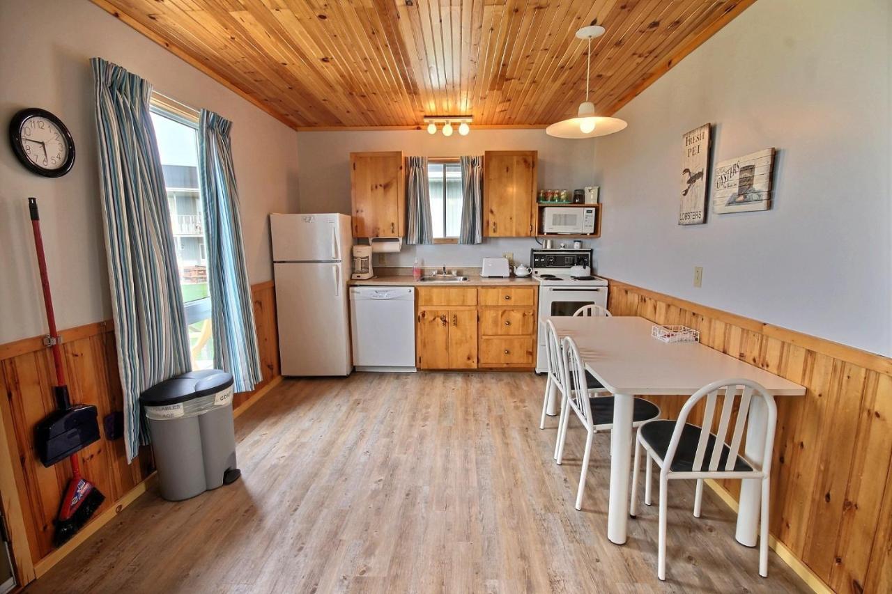 Cavendish Bosom Buddies Cottage Resort Room photo