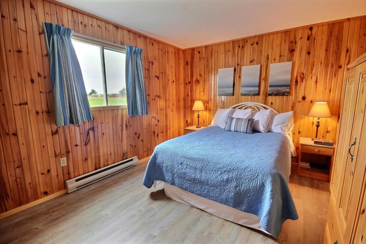 Cavendish Bosom Buddies Cottage Resort Room photo